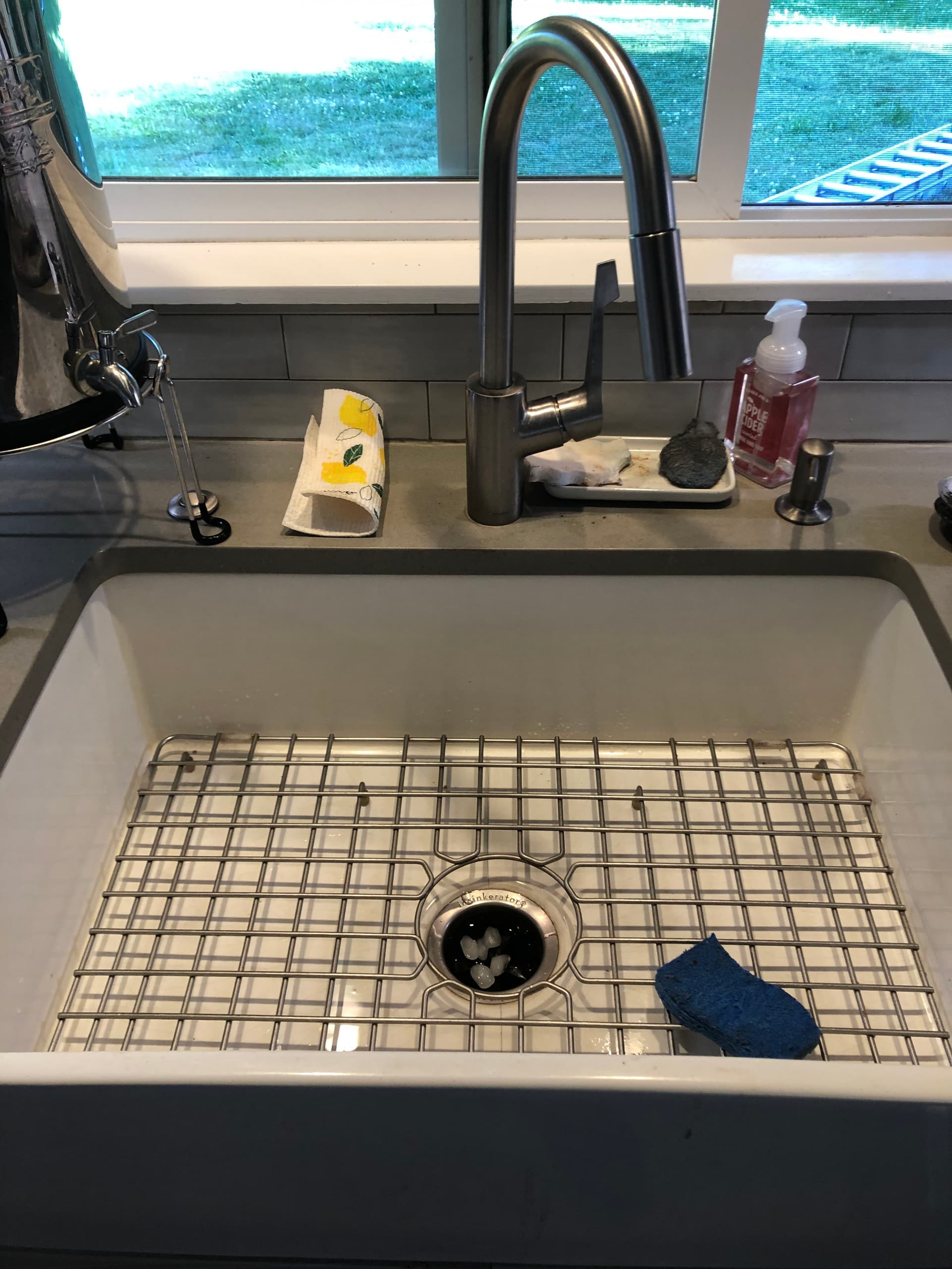 Gallery photos for Oregon City Kitchen Sink Drain Cleaned and Flowing Again: Image #1