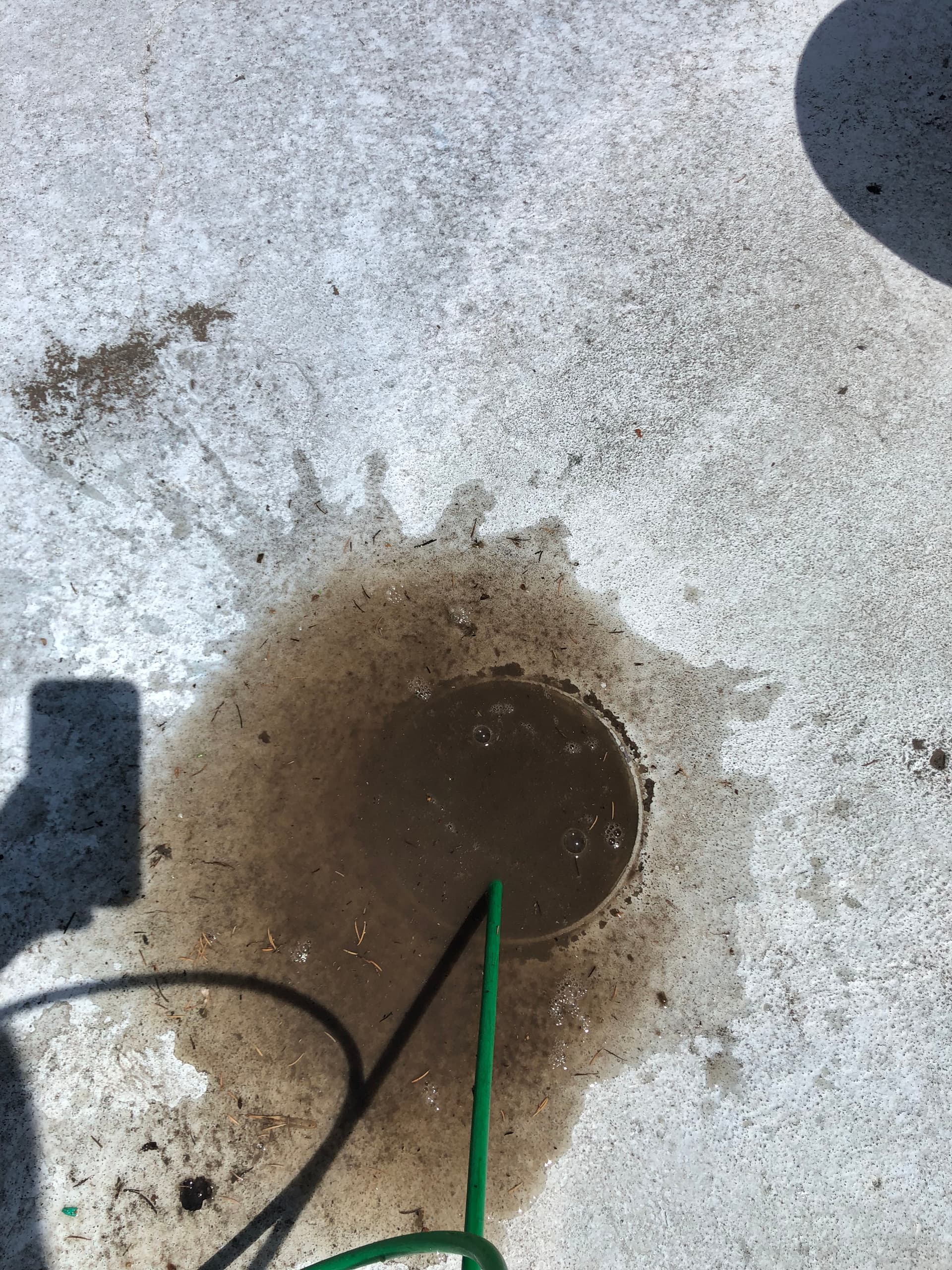 Gallery photos for Clogged Gutter Drain Cleaned Out in Oregon City: Image #1